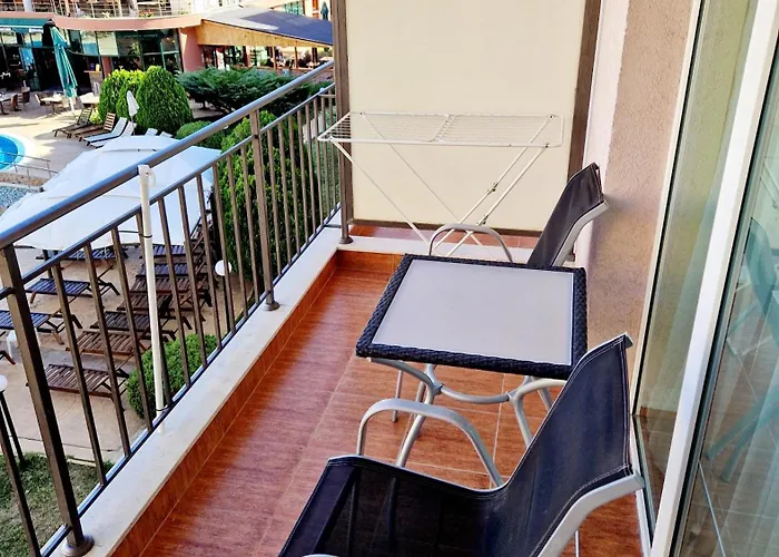 Pool View Studio, Pollo Resort, Sunny