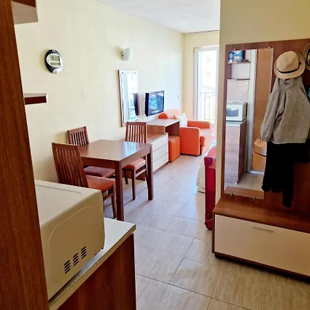 Pool View Studio, Pollo Resort, Sunny