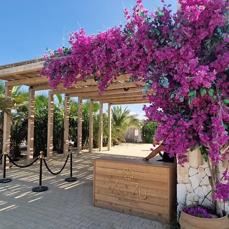 Pool View Studio, Pollo Resort, Sunny