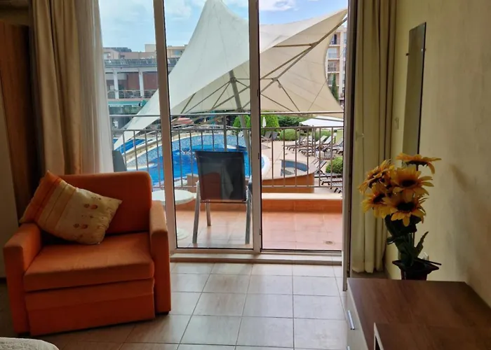 Pool View Studio, Pollo Resort, Sunny