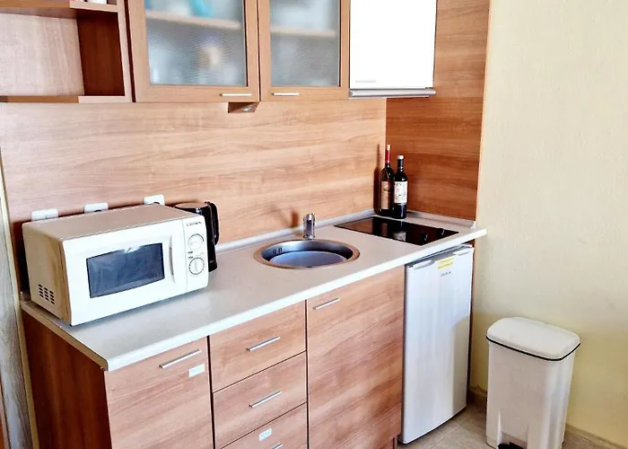 Aparthotel Pool View Studio, Pollo Resort, Sunny